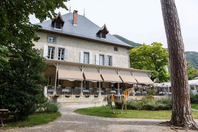 Chateau des comtes de Challes · Hôtel 3 étoiles Chambéry