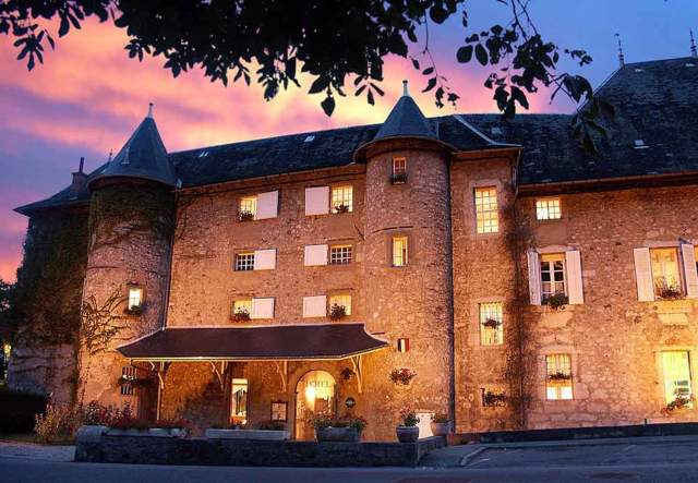 Chateau des comtes de Challes · hotel