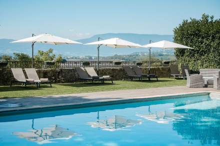 Chateau des comtes de Challes · piscine