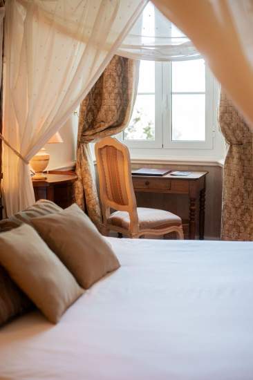 Chateau des comtes de Challes · Chambre